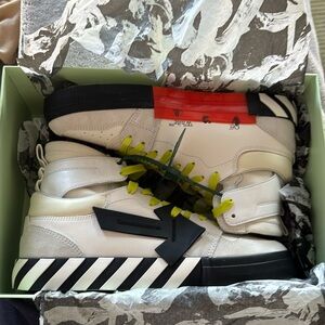 Off white Vulcanized high top sneakers